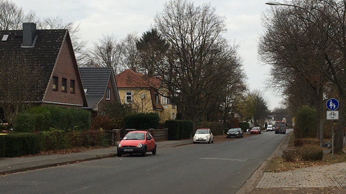 Esinger Straße - Kein Radschutzstreifen